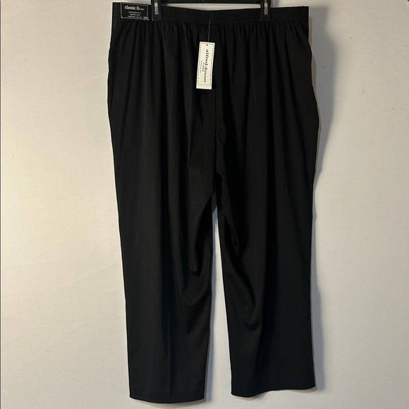 Alfred Dunner Women's Plus  Wide Leg Pant Black With Pockets Size 22W NWT - Picture 4 of 9
